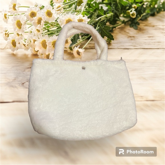 Hello Kitty Crossbody Purse - Picture 4 of 6